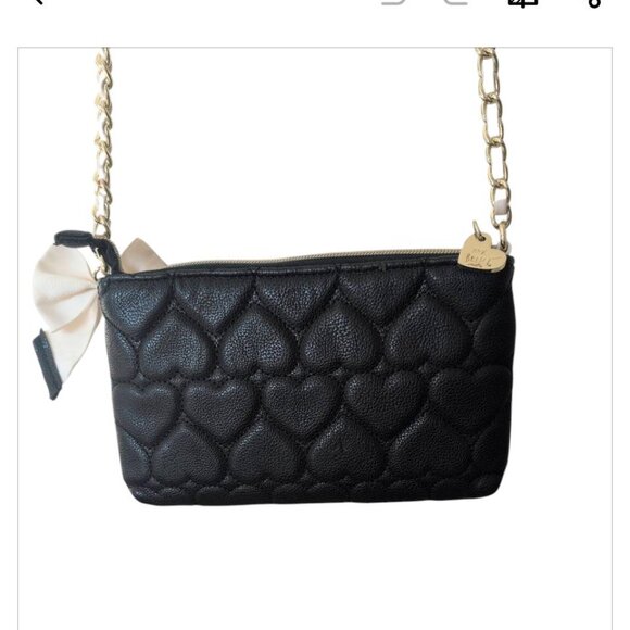 Betsey Johnson Crossbody Purse Black Leather Heart Quilted Gold Chain zip up Bag - Picture 2 of 8